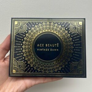 ACE BEAUTÉ
Vintage Dawn Palette